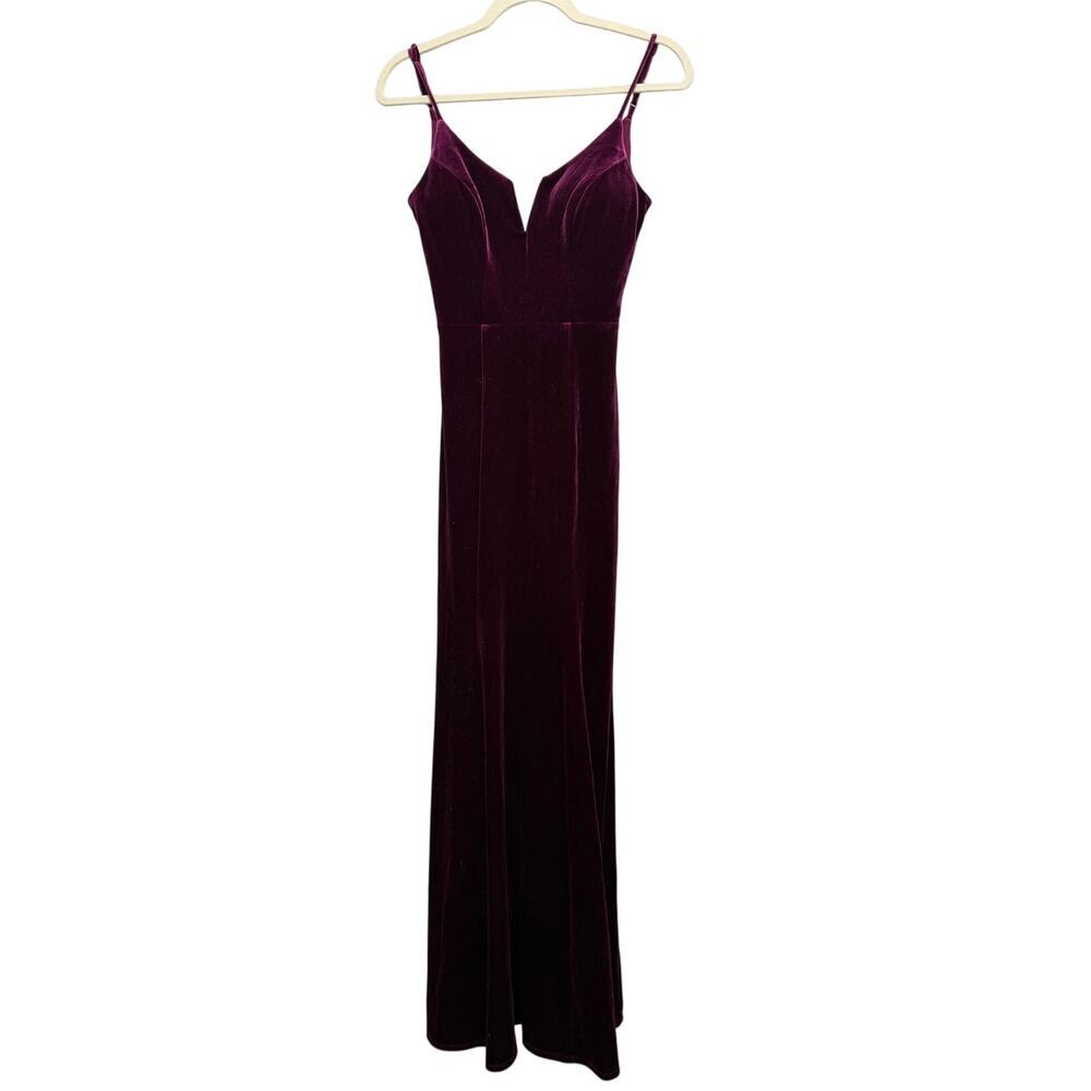 City Studio Burgundy Velvet Plunge Neck Long Sleeveless Formal Party Dress 1